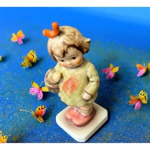 1987 Goebel Hummel I Brought You A Gift Young Girl Figurine 479‎ Germany Vintage
